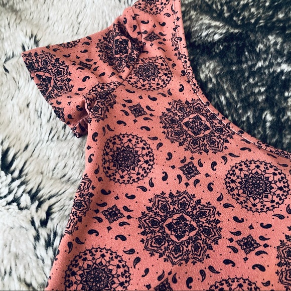 Womens coral/blush, pink Geometric Bodysuit One-Piece Size Small Snap - Picture 3 of 12